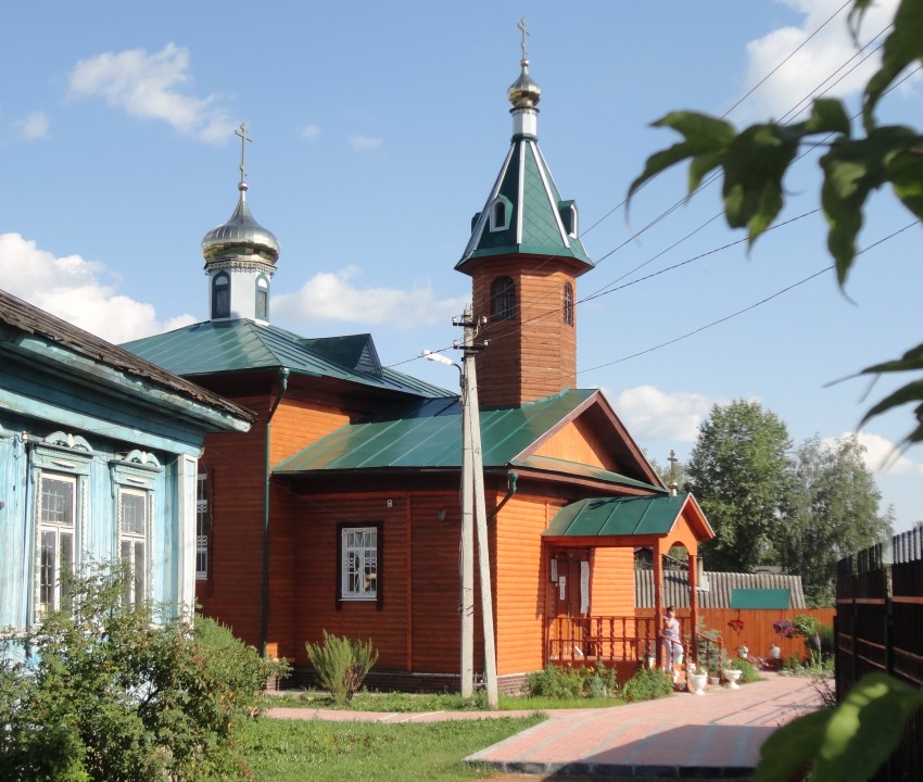 Урень машина. Уренский район Нижегородская область. Церковь Спаса Всемилостивого Урень. Урень храм. Город Урень Церковь.