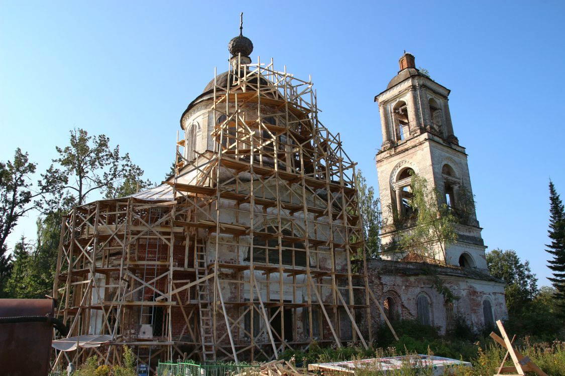 Морозовское. Церковь Тихвинской иконы Божией Матери. фасады, Вид с северо-востока