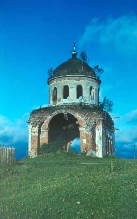 Сурушино. Церковь Казанской иконы Божией Матери. фасады, 1994