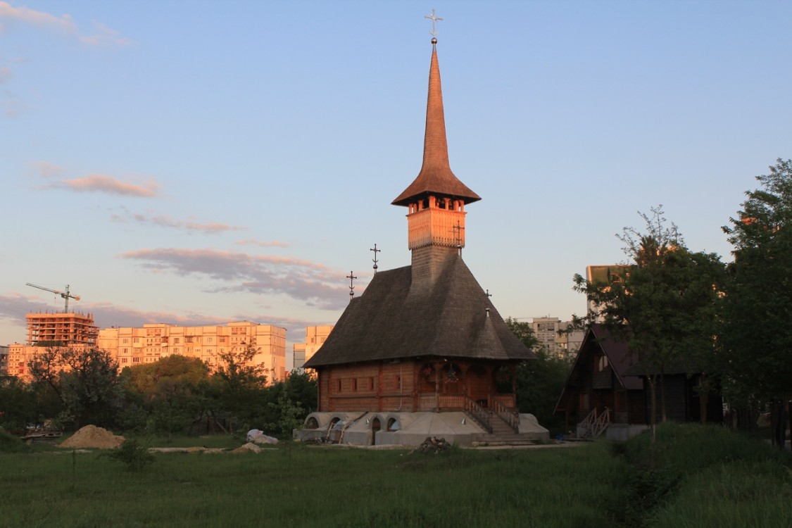 Кишинёв. Церковь Иоанна Кронштадтского. фасады