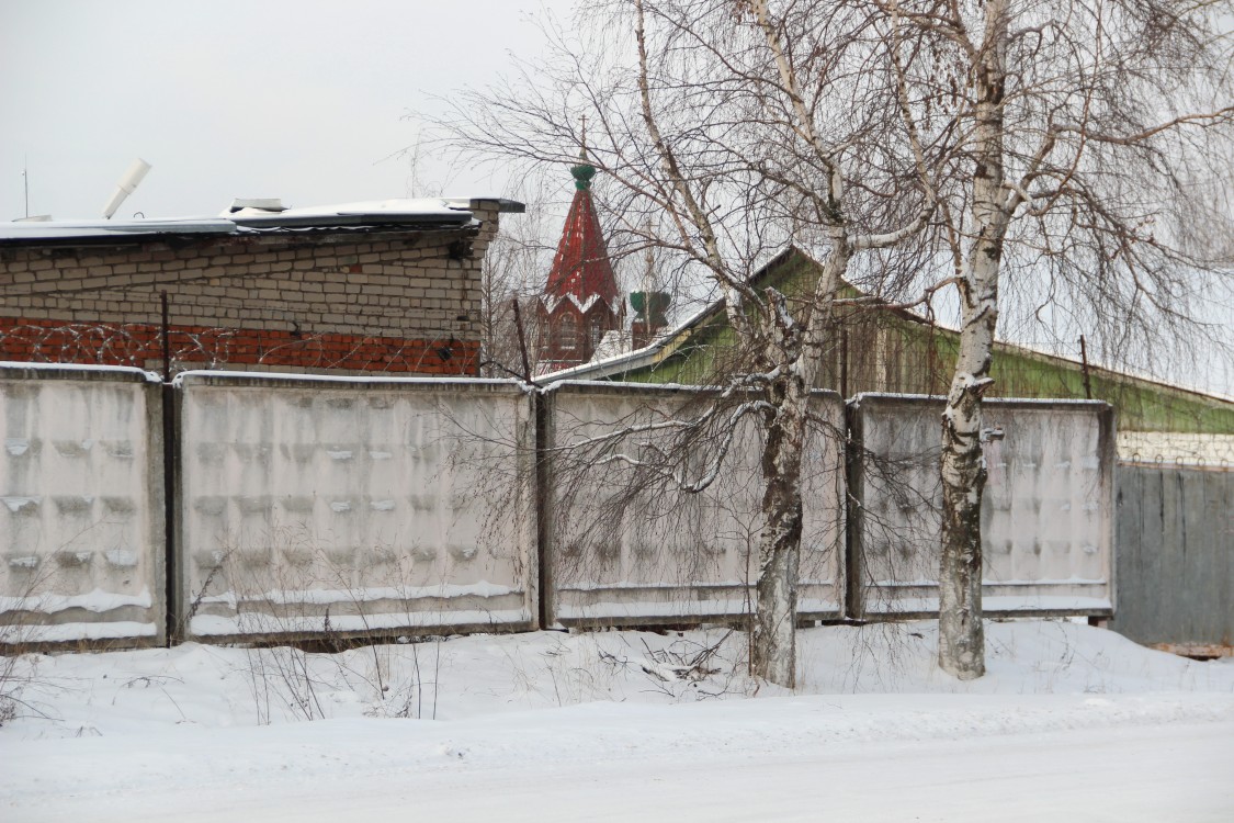 Церковь Иоанна Кронштадтского при ФКУ ИК-1 в Очапках, Ярославль (Ярославль, город, Ярославская область). общий вид в ландшафте