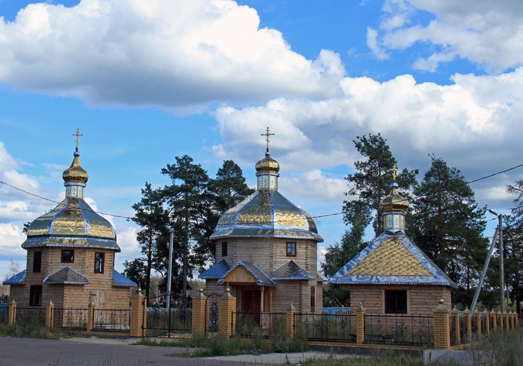 Белоомут. Церковь Матроны Московской. общий вид в ландшафте
