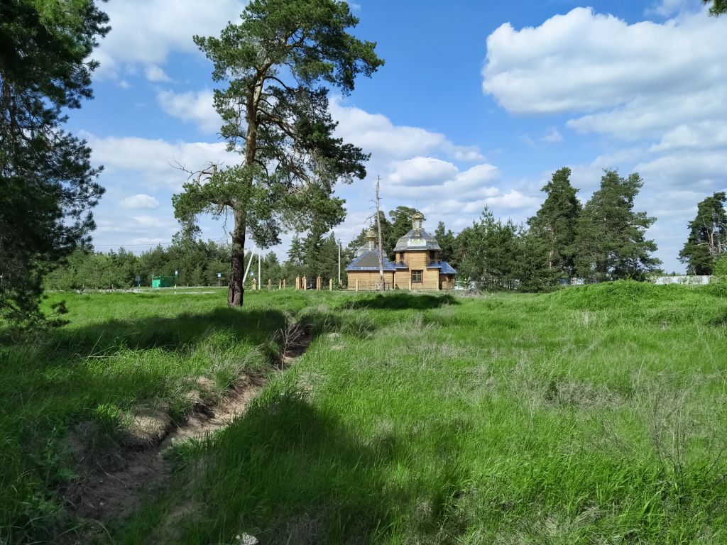 Белоомут. Церковь Матроны Московской. общий вид в ландшафте