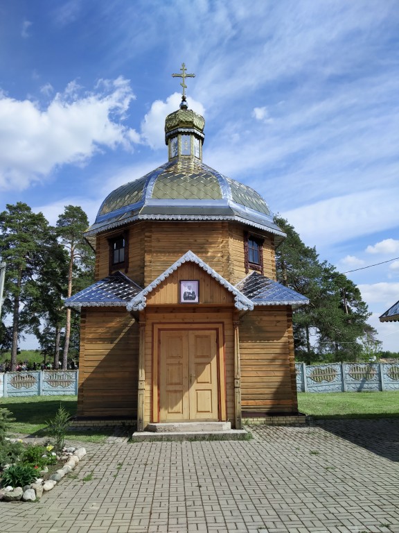 Белоомут. Церковь Матроны Московской. фасады