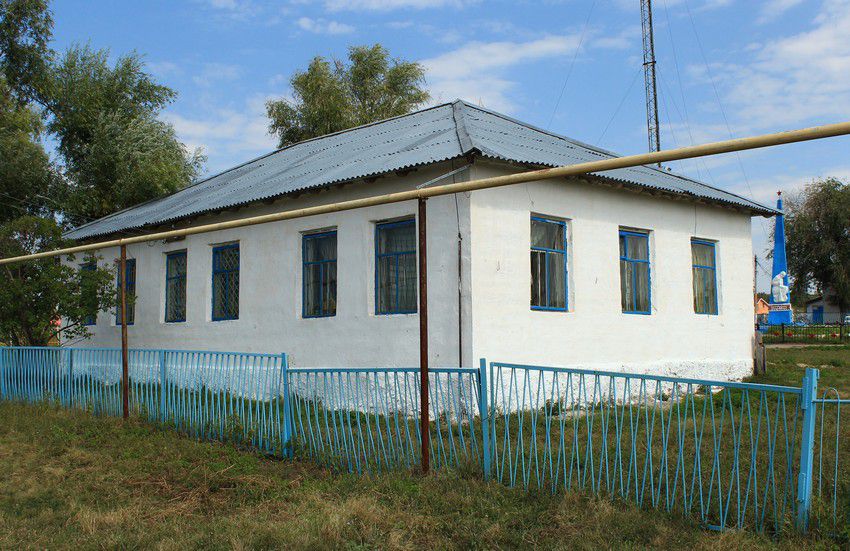 Молельный дом Николая Чудотворца, Севрюкаево (Ставропольский район, Самарская область). общий вид в ландшафте, Действующий молельный дом