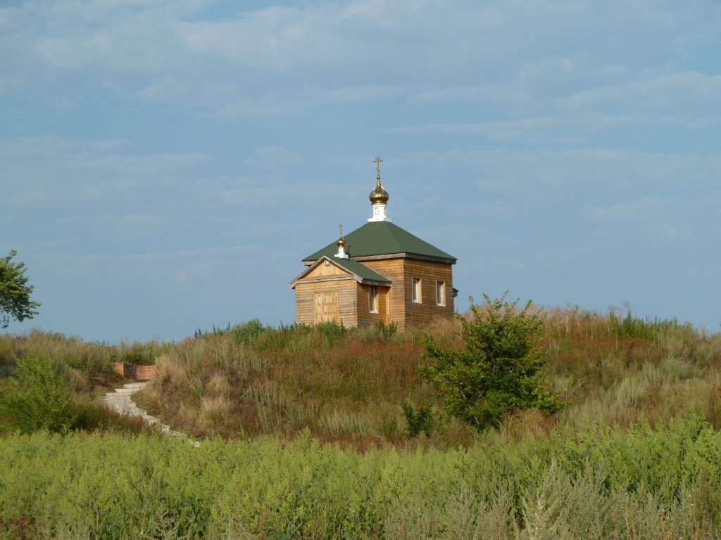 Кольцово. Церковь Троицы Живоначальной. общий вид в ландшафте, вид с центральной улицы села