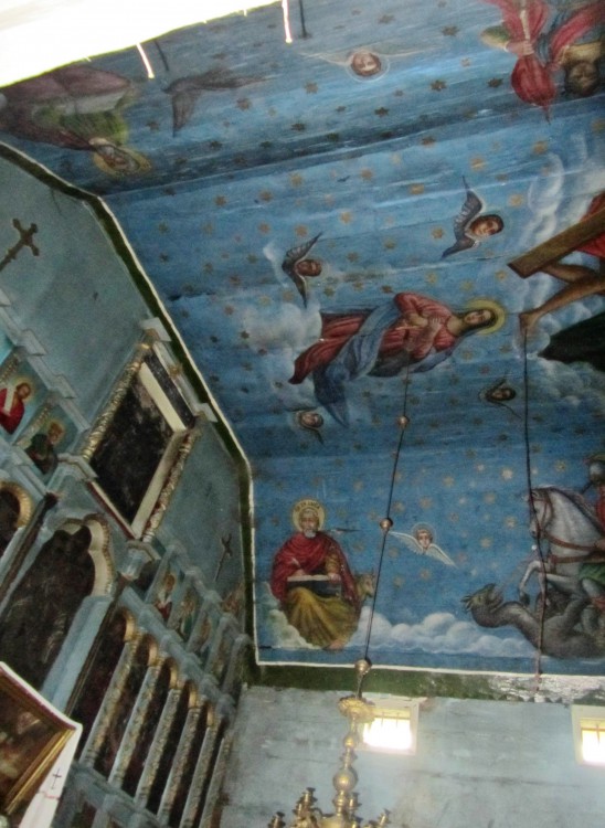 Церковь Николая Чудотворца (нижняя), Среднее Водяное (Раховский район, Украина, Закарпатская область). интерьер и убранство