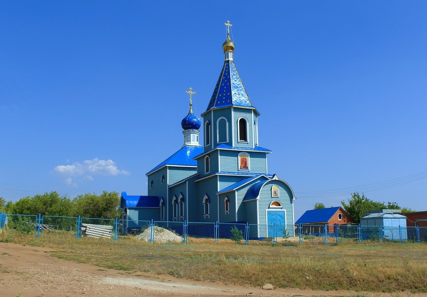 Церковь Михаила Архангела, Новое Ерёмкино (Ставропольский район, Самарская область). общий вид в ландшафте