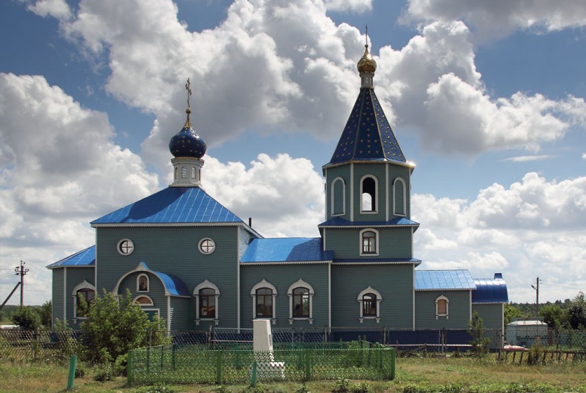 Церковь Михаила Архангела, Новое Ерёмкино (Ставропольский район, Самарская область). общий вид в ландшафте