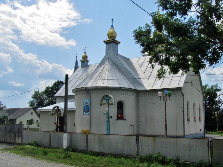 Церковь Михаила Архангела (новая), Крайниково (Хустский район, Украина, Закарпатская область). фасады, вид с северо-востока