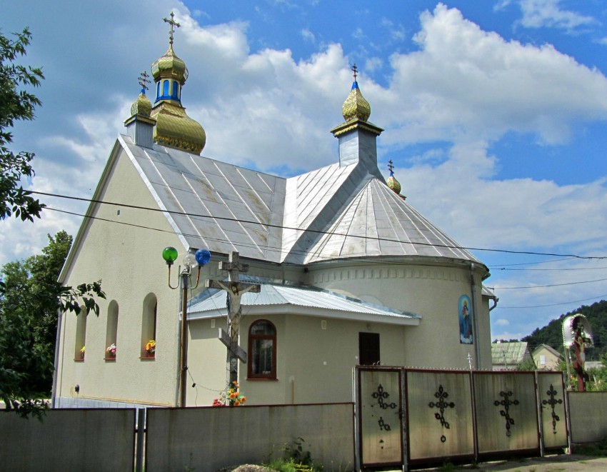 Церковь Михаила Архангела (новая), Крайниково (Хустский район, Украина, Закарпатская область). фасады, вид с юго-востока