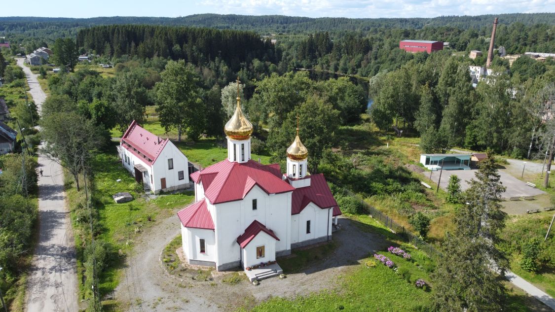 Ляскеля. Церковь Михаила Архангела. общий вид в ландшафте