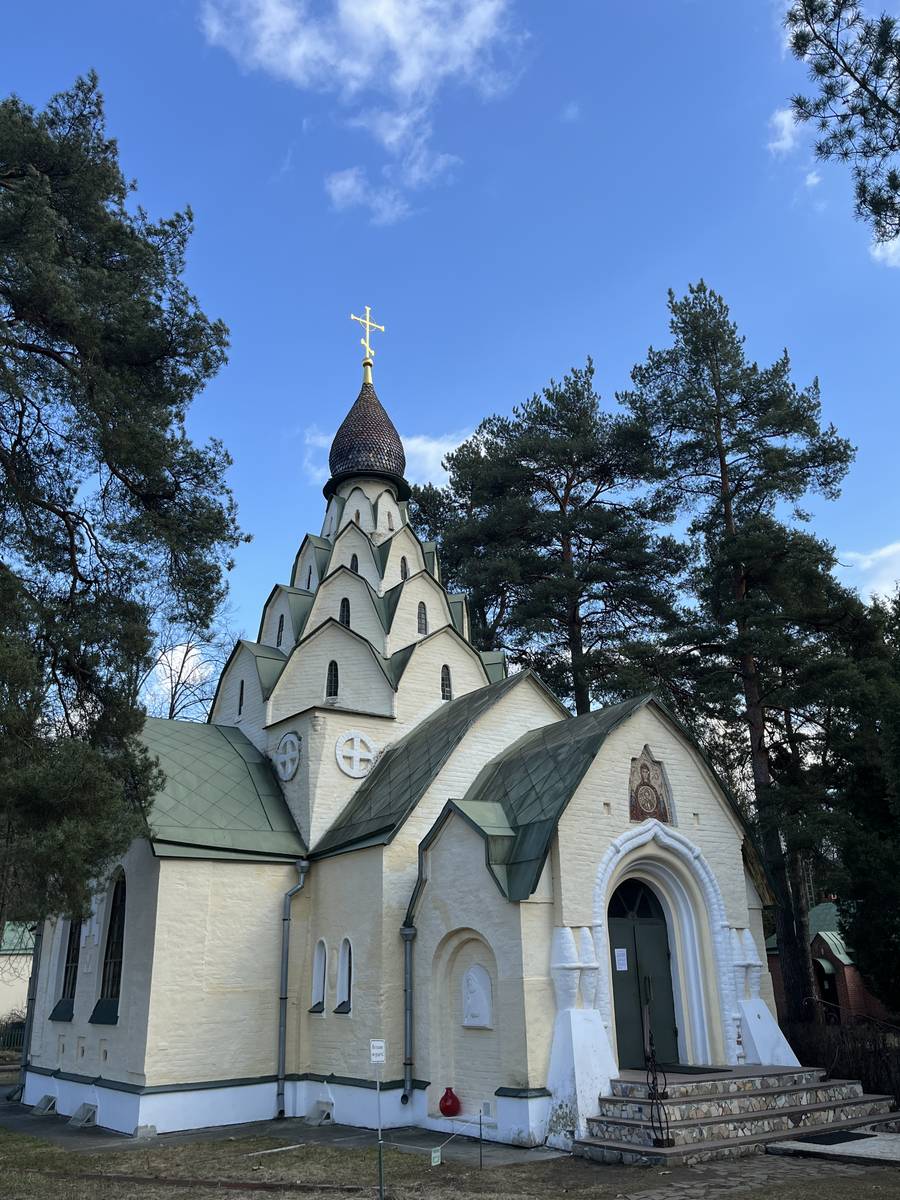 фасады. Серафимо-Знаменский скит. Церковь Серафима Саровского и иконы Божией Матери "Знамение", Битягово (Домодедовский городской округ, Московская область)