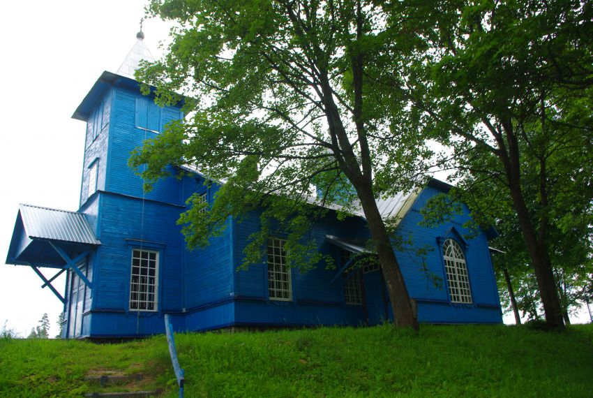 Старообрядческая моленная Покрова Пресвятой Богородицы и Николая Чудотворца, Фольварк (Краславский край, Латвия). фасады