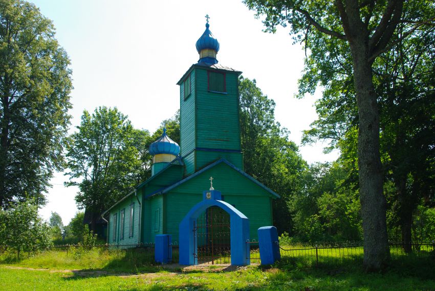 Неизвестная старообрядческая моленная, Ковалёво (Краславский край, Латвия). общий вид в ландшафте