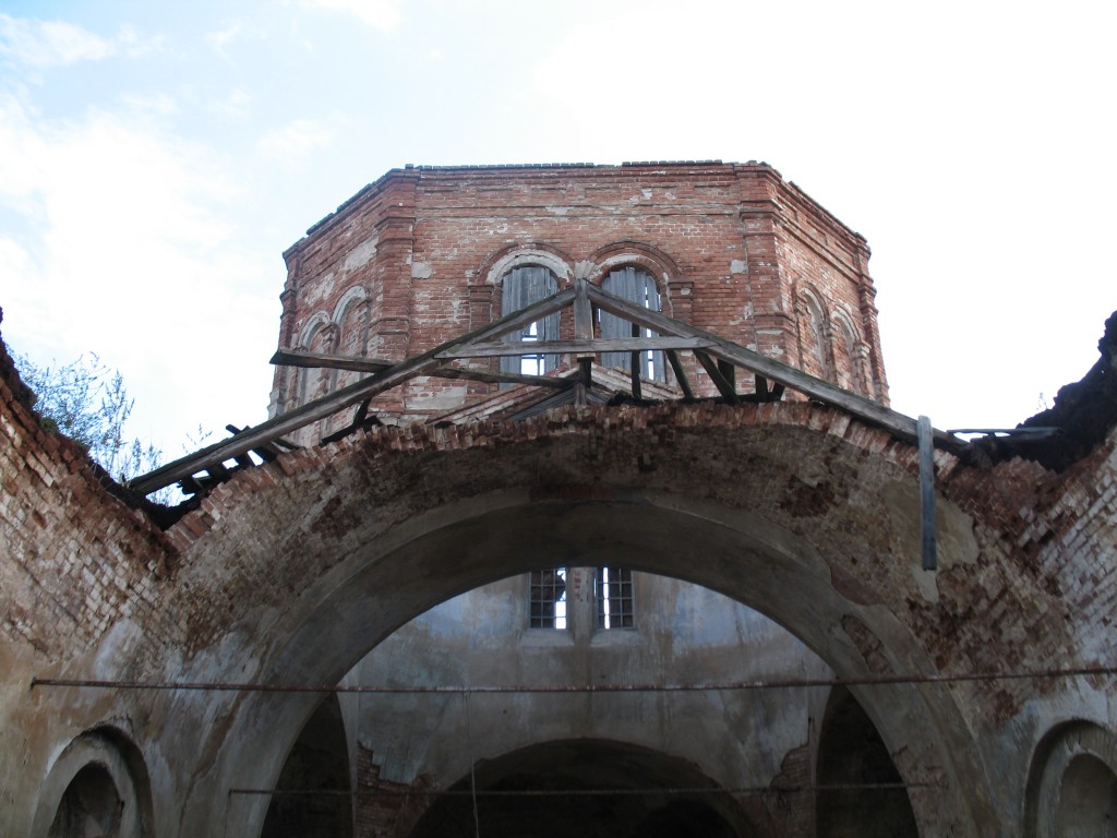 Церковь Михаила Архангела, Петровский (Урюпинский район и г. Урюпинск, Волгоградская область). архитектурные детали, К сожалению не восстановлена..., а могла бы стать украшением Петровского, а может быть и ее главной достопримечательностью. Казачий край, однако...