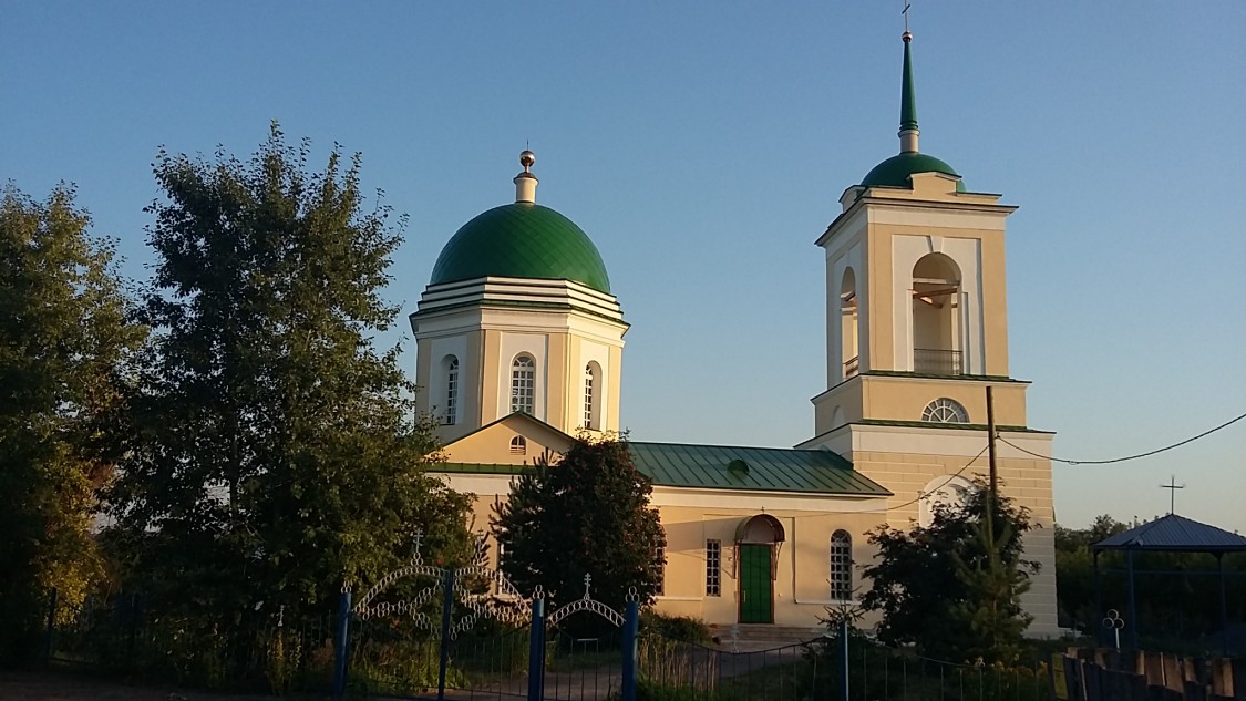 Церковь Смоленской иконы Божией Матери, Державино (Бузулукский район, Оренбургская область). фасады, Храм восстановлен в первоначальном виде