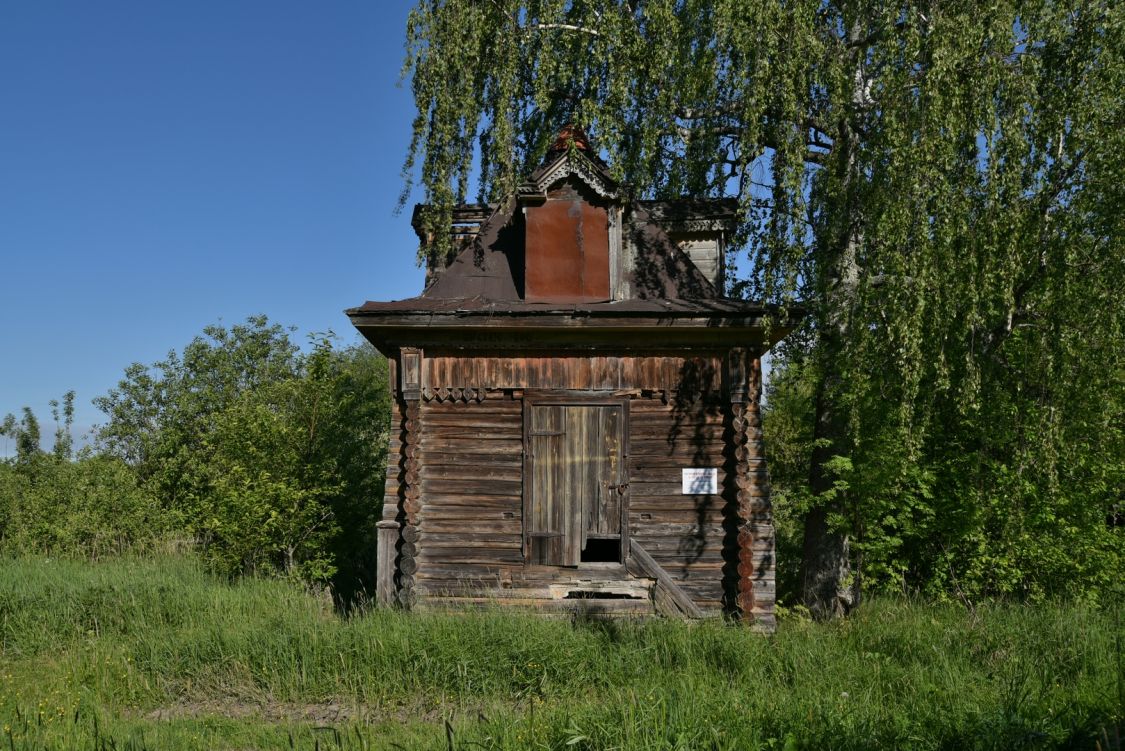 Костромская область, Галичский район, Деревеньки. Неизвестная часовня. фасады, Вид с востока