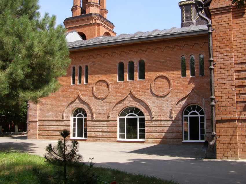 Азов. Церковь Троицы Живоначальной. фасады, Фрагмент южного фасада