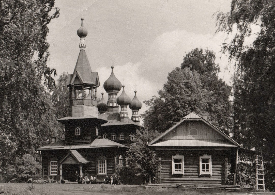 Каменное Заделье. Покрова Пресвятой Богородицы женский монастырь. Церковь Трифона Вятского. архивная фотография, Фото из архива Г.А. Кочина.