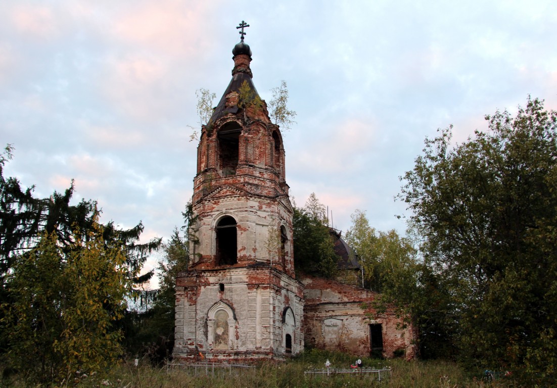 Ваганово. Церковь Благовещения Пресвятой Богородицы. общий вид в ландшафте