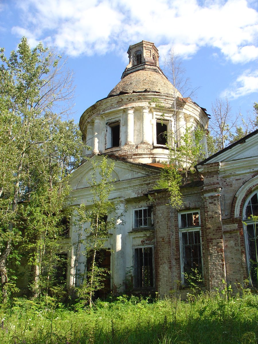 Церковь Троицы Живоначальной, Мостище, урочище (Галичский район, Костромская область). архитектурные детали