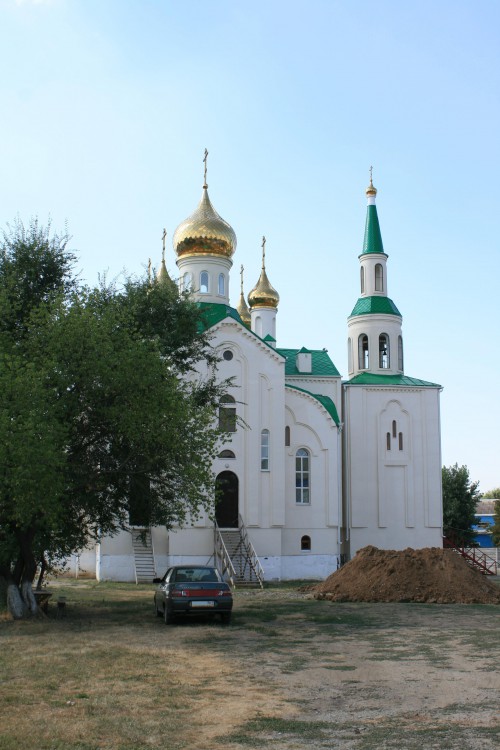 Егорлыкская. Церковь Николая Чудотворца. общий вид в ландшафте