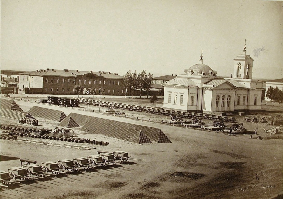 Гюмри. Церковь Александры Римской. архивная фотография, 1877—1878 год фото с http://img-fotki.yandex.ru/get/9668/97833783.9b5/0_104c71_dd9697ab_XXXL.jpg