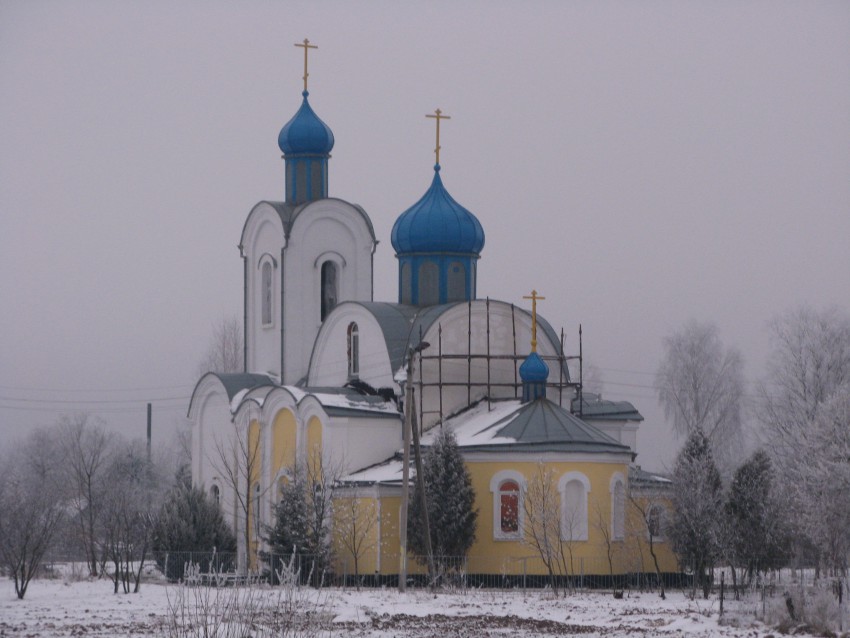 Церковь Николая Чудотворца, Буда-Кошелево (Буда-Кошелевский район, Беларусь, Гомельская область). общий вид в ландшафте, Церковь Святителя Николая, Буда-Кошелев-13.12.2008 г.