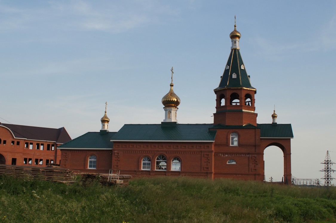 Варваринский женский монастырь, Скворчиха (Ишимбайский район, Республика Башкортостан). фасады, Храм Святой Блаженной Варвары Скворчихинской.