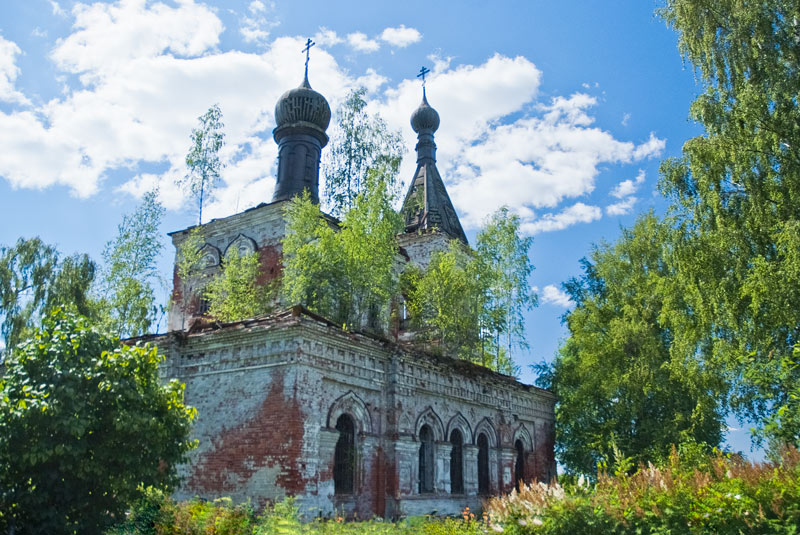 Храм Воздвижения Креста в Тверской области