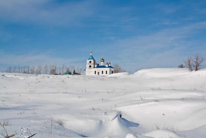 Церковь Покрова Пресвятой Богородицы, Беловка (Богатовский район, Самарская область). общий вид в ландшафте