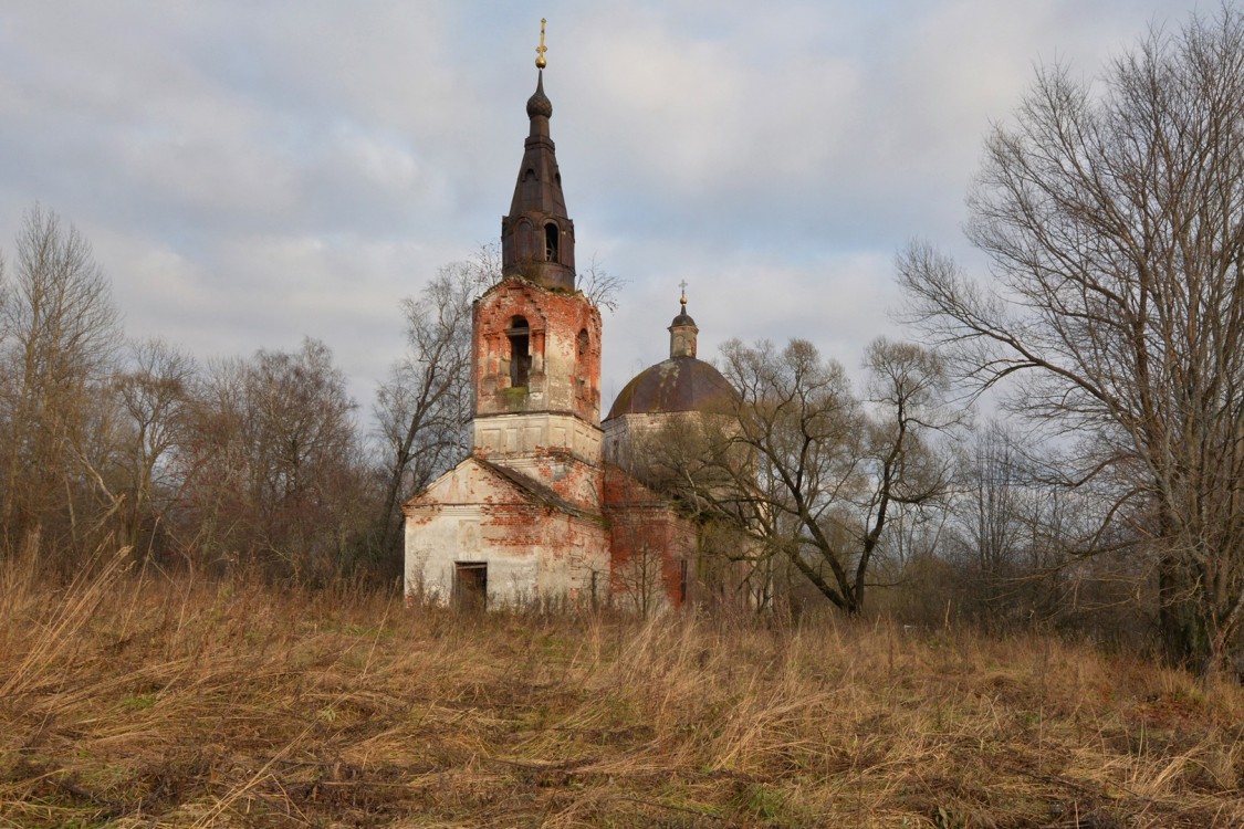 Церковь Рождества Пресвятой Богородицы, Бережай (Кесовогорский район, Тверская область). общий вид в ландшафте, Вид с юго-запада