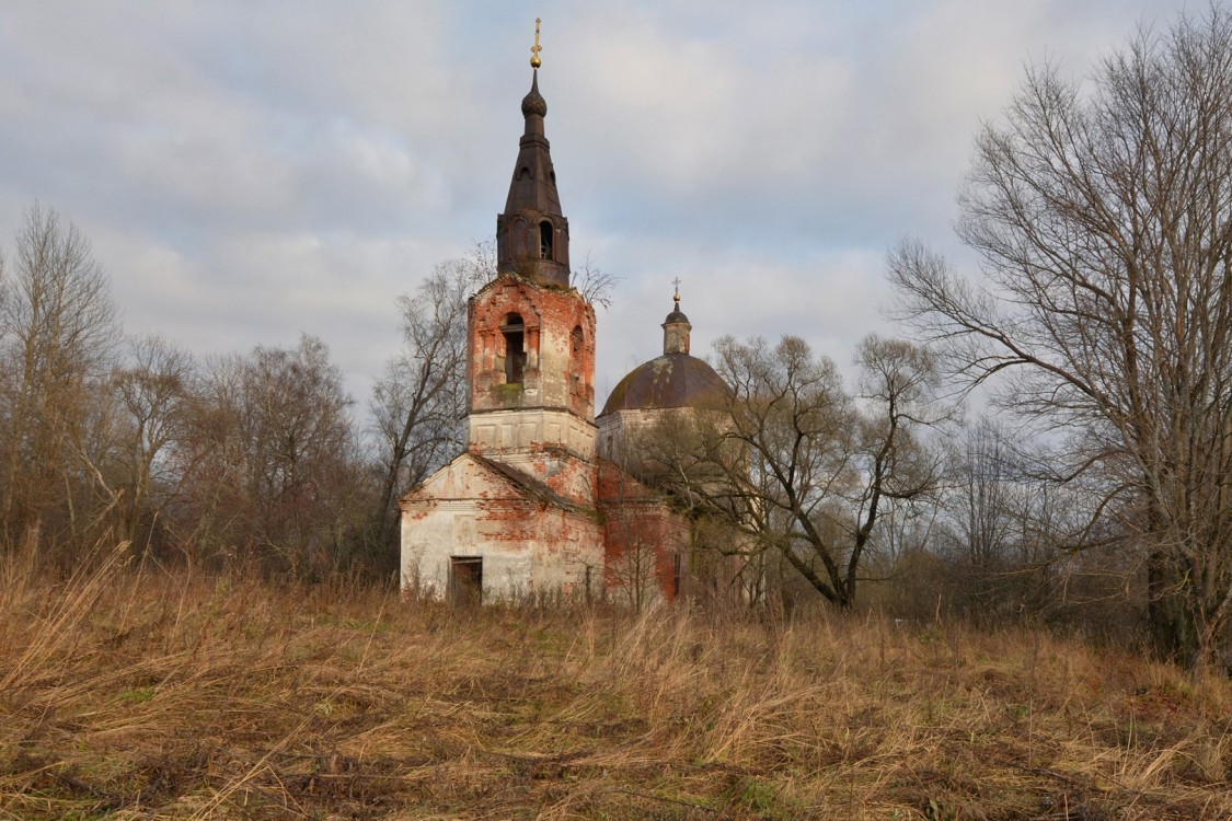 Бережай. Церковь Рождества Пресвятой Богородицы. общий вид в ландшафте, Вид с юго-запада