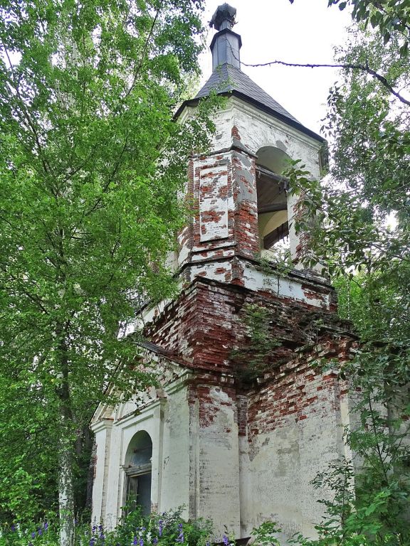 Церковь Введения во храм Пресвятой Богородицы, Чуриково, урочище (Весьегонский район, Тверская область). архитектурные детали