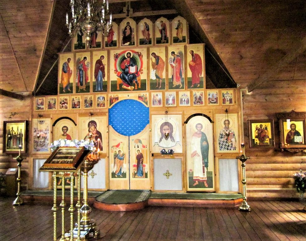 Церковь Николая Чудотворца в Щукине (временная), Щукино (Северо-Западный административный округ (СЗАО), г. Москва). интерьер и убранство, Иконостас