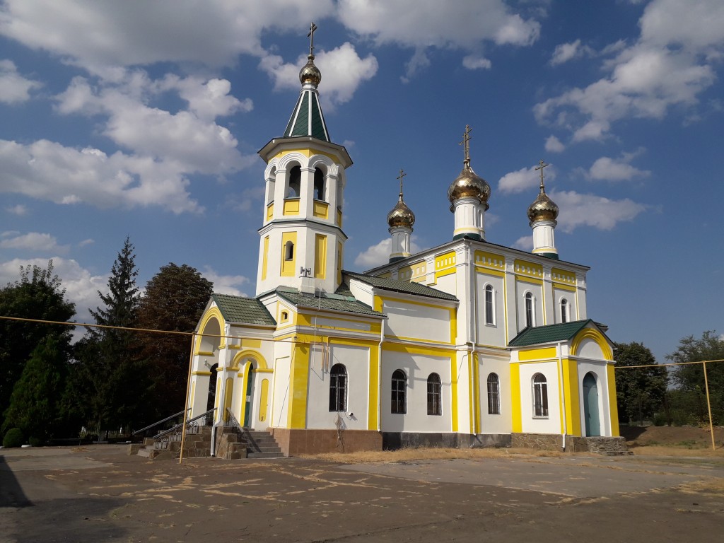 Шахты. Церковь Николая Чудотворца в Аютинском. фасады