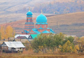 Кандабулак. Церковь Троицы Живоначальной