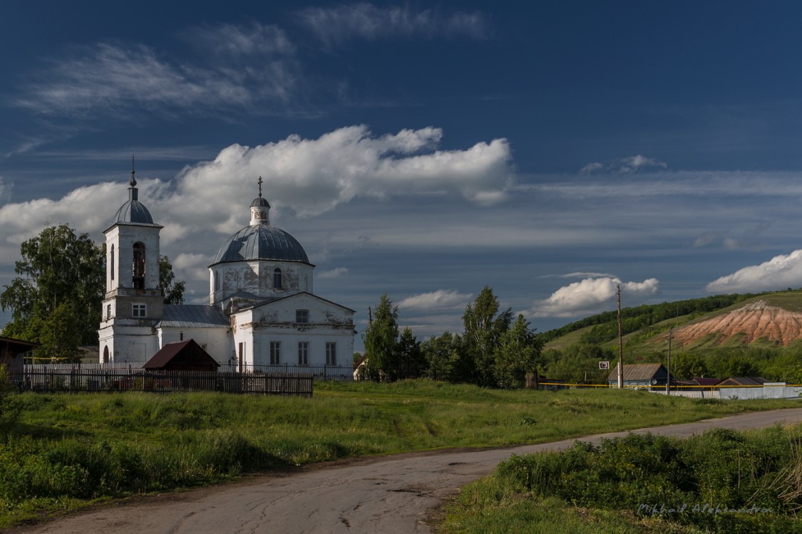 Церковь Михаила Архангела, Русская Селитьба (Красноярский район, Самарская область). общий вид в ландшафте