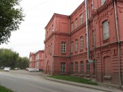 Домовая церковь Благовещения Пресвятой Богородицы при Земледельческом училище, На переднем плане второе здание училища, где была церковь, за ним первое здание<br>, Приволжский район, Казань, город, Республика Татарстан