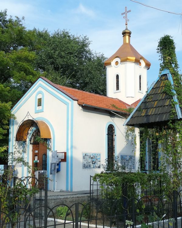 Затока. Церковь Владимира равноапостольного. общий вид в ландшафте