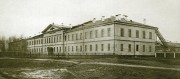 Домовая церковь иконы Божией Матери "Всех скорбящих Радость" при Казанском военном госпитале, На фронтоне здания установлен крест, указывающий местонахождение православной церкви.Снято в конце XIX в.Из фотоальбома"Старая Казань.Фотопортрет".<br>, Вахитовский район, Казань, город, Республика Татарстан