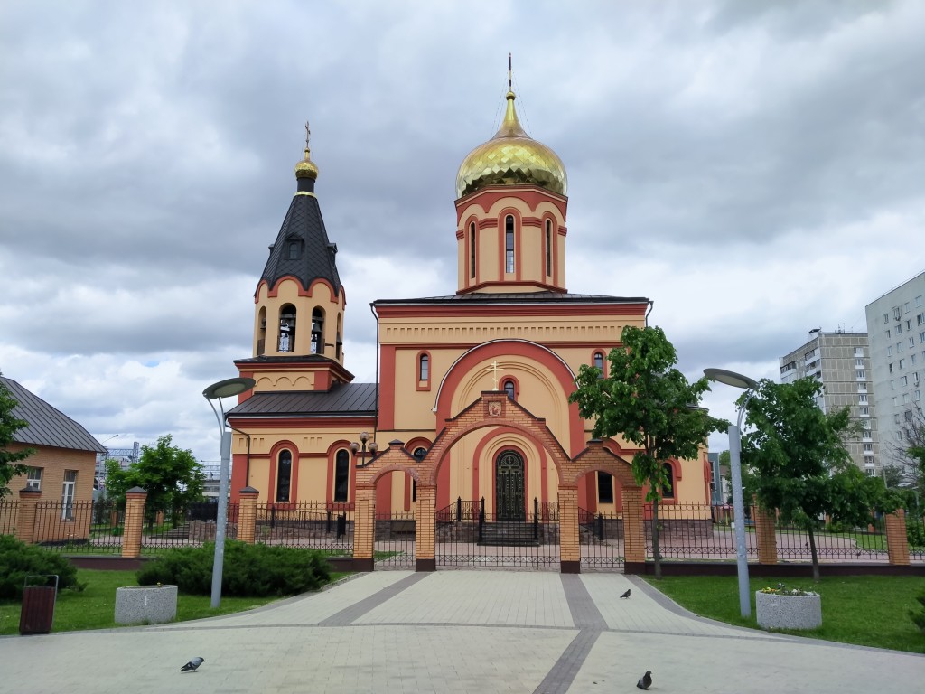 Храм в щербинке