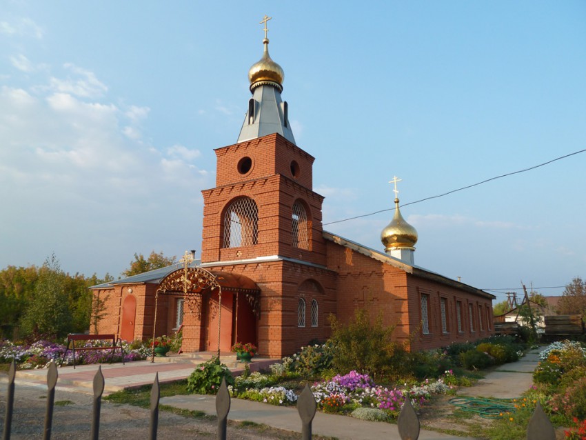 Обшаровка. Церковь Казанской иконы Божией Матери. общий вид в ландшафте
