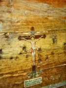 Церковь Сошествия Святого Духа, миниатюра с распятием на боковой стене в прихожей<br>, Гукливый, Воловецкий район, Украина, Закарпатская область
