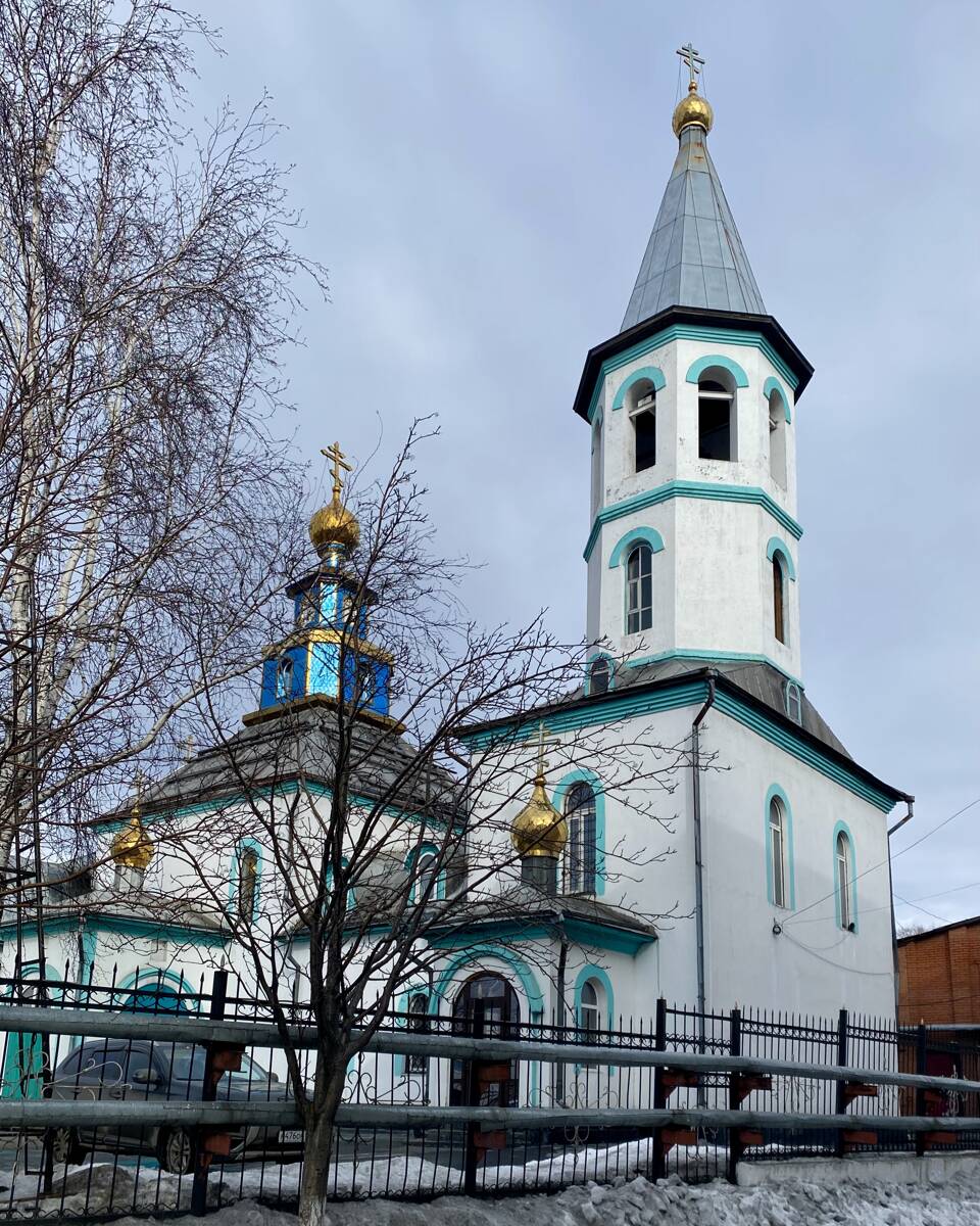 Церковь Новомучеников и исповедников Церкви Русской, Ленинск-Кузнецкий (Ленинск-Кузнецкий район и г. Ленинск-Кузнецкий, Кемеровская область). фасады, Вид с ЮЗ