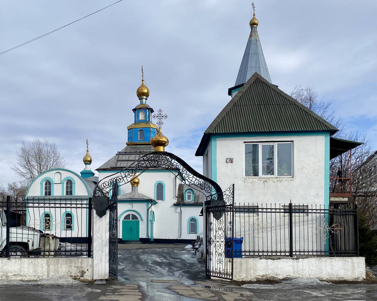 Церковь Новомучеников и исповедников Церкви Русской, Ленинск-Кузнецкий (Ленинск-Кузнецкий район и г. Ленинск-Кузнецкий, Кемеровская область). дополнительная информация, Врата