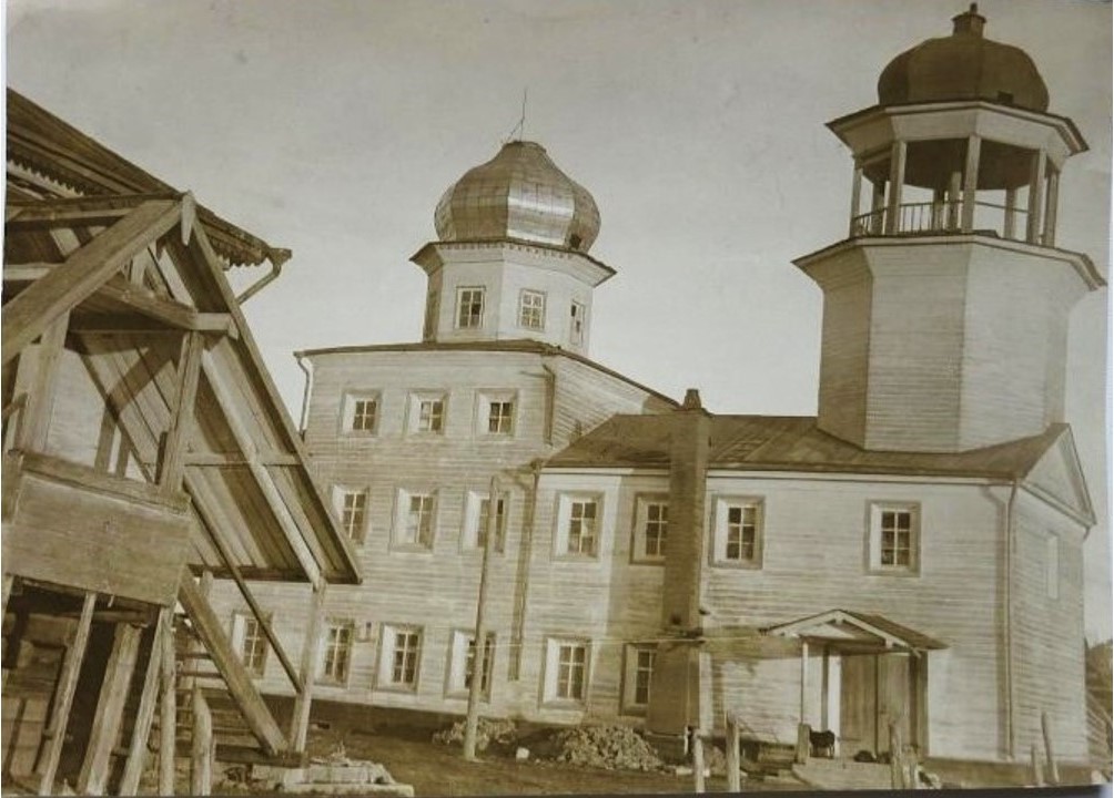 Церковь Рождества Христова, Болкачевская (Шенкурский район, Архангельская область). архивная фотография, Церковь Рождества Христова на погосте Усть-Пуя. Фото середины XX в. из коллекции ГНИМА. (ГК № 64766127)
