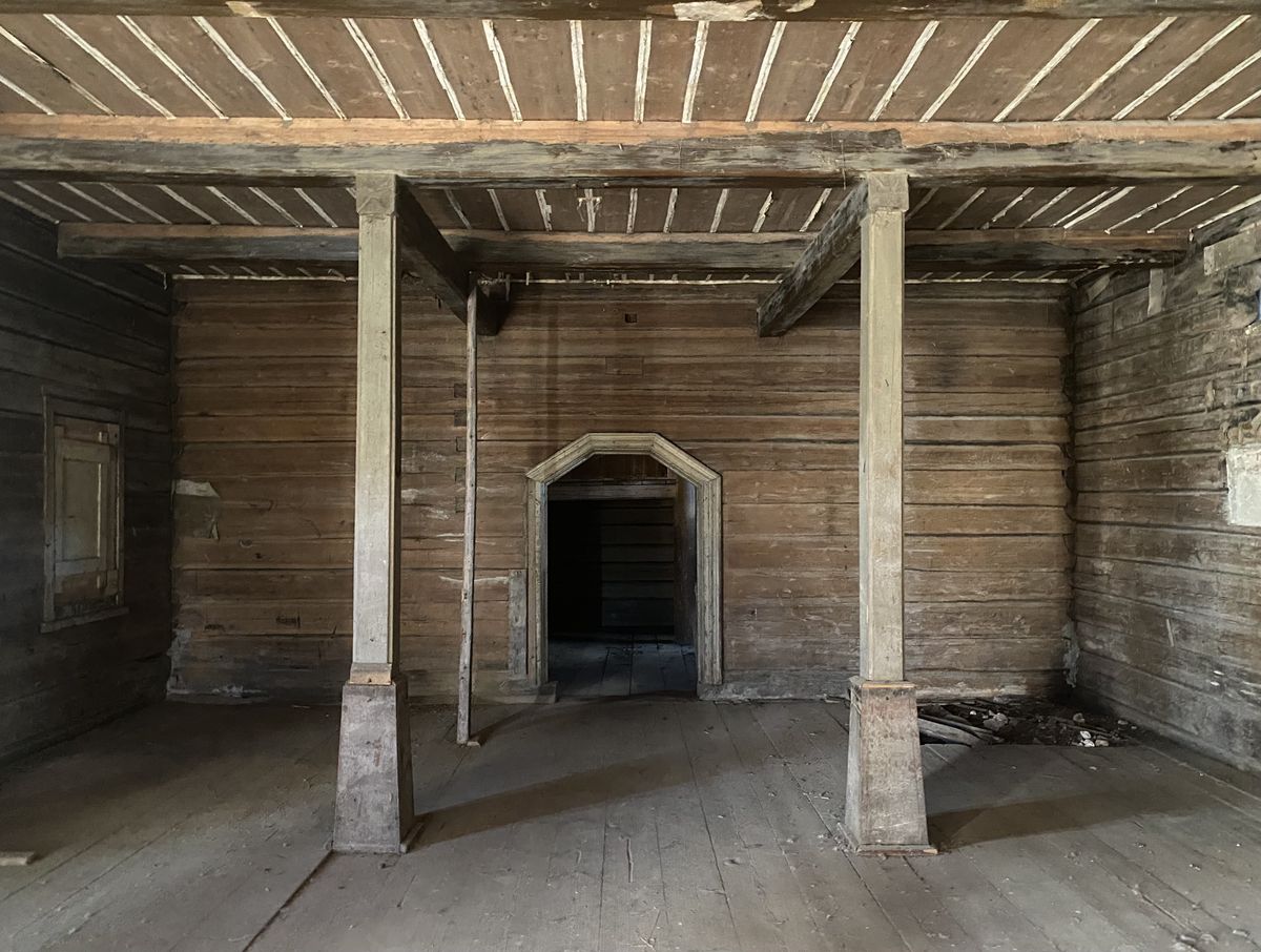 Трапезная нижнего храма, интерьер и убранство. Церковь Рождества Христова, Болкачевская (Усть-Пуя) (Шенкурский район, Архангельская область)