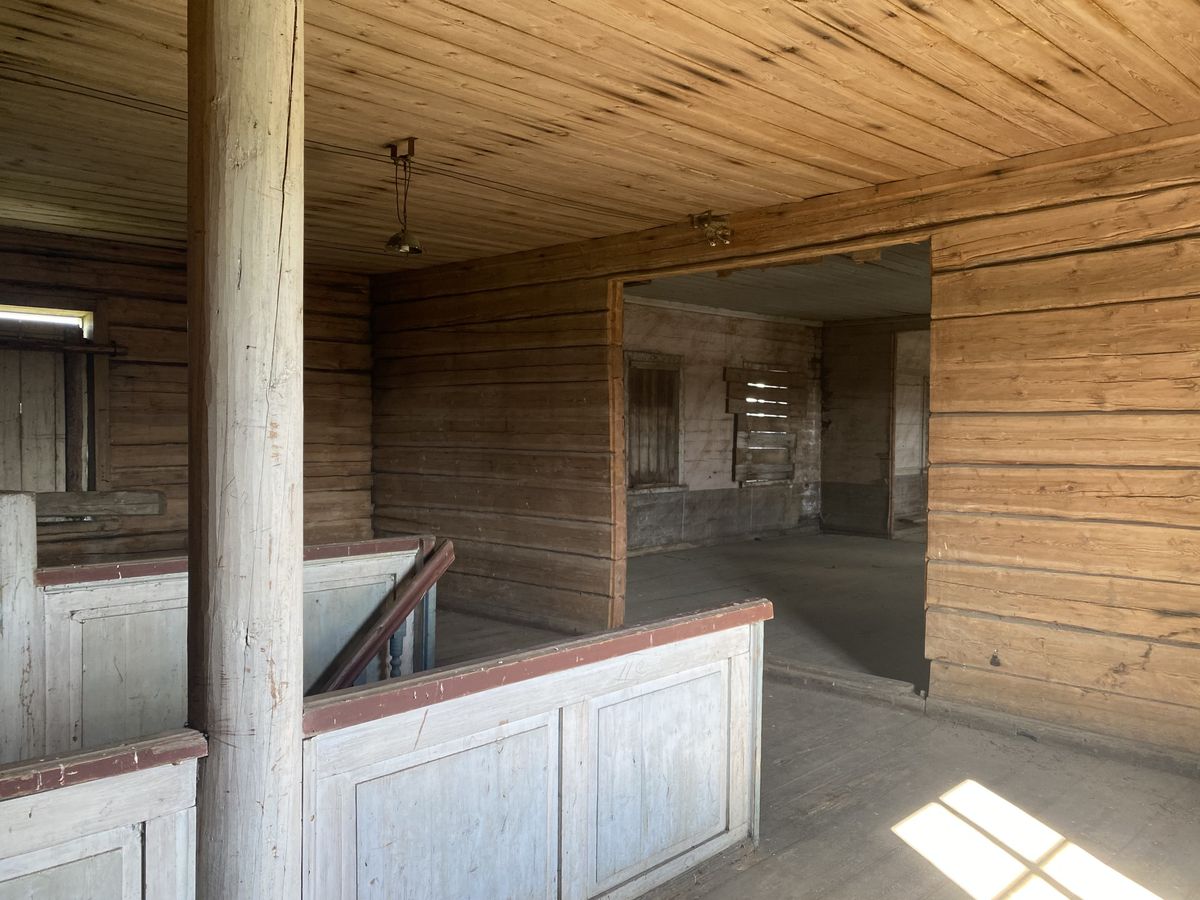 Притвор верхнего храма, интерьер и убранство. Церковь Рождества Христова, Болкачевская (Усть-Пуя) (Шенкурский район, Архангельская область)